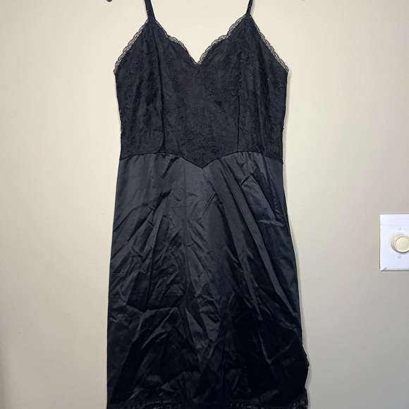 Vintage Vanity Fair Made In USA Black Lace Slip Nightgown Small - Picture 2 of 14